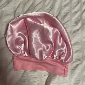 pink bonnet